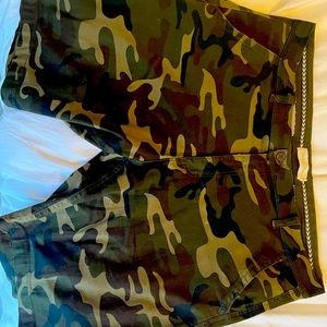 CAMOUFLAGE CAMO SHORTS! Never worn! MAKE ME A FAIR OFFER!